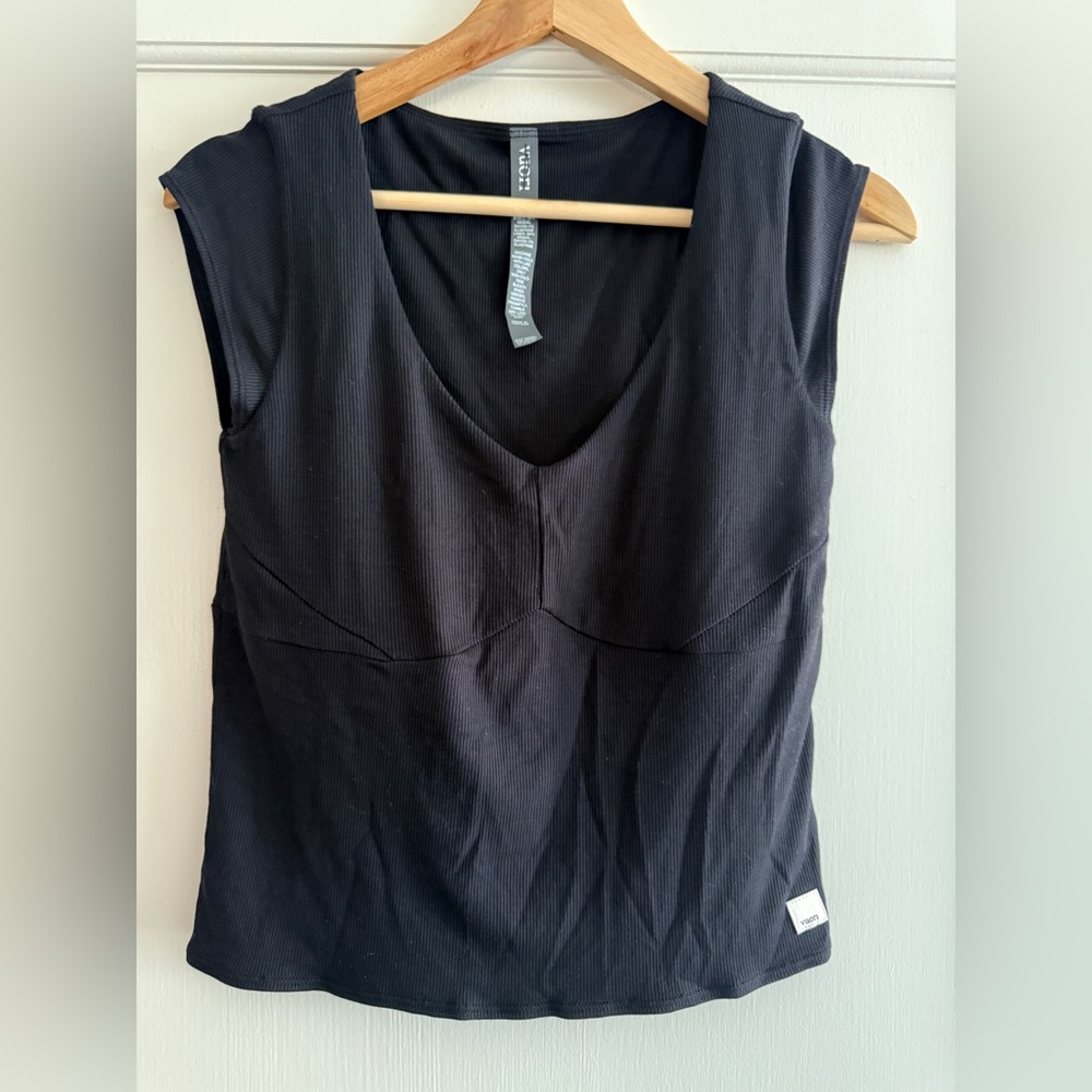 Vuori Black Ribbed Top with built in bra